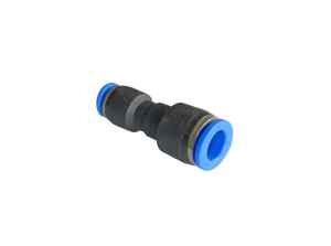 10/8 feed-through plug connector